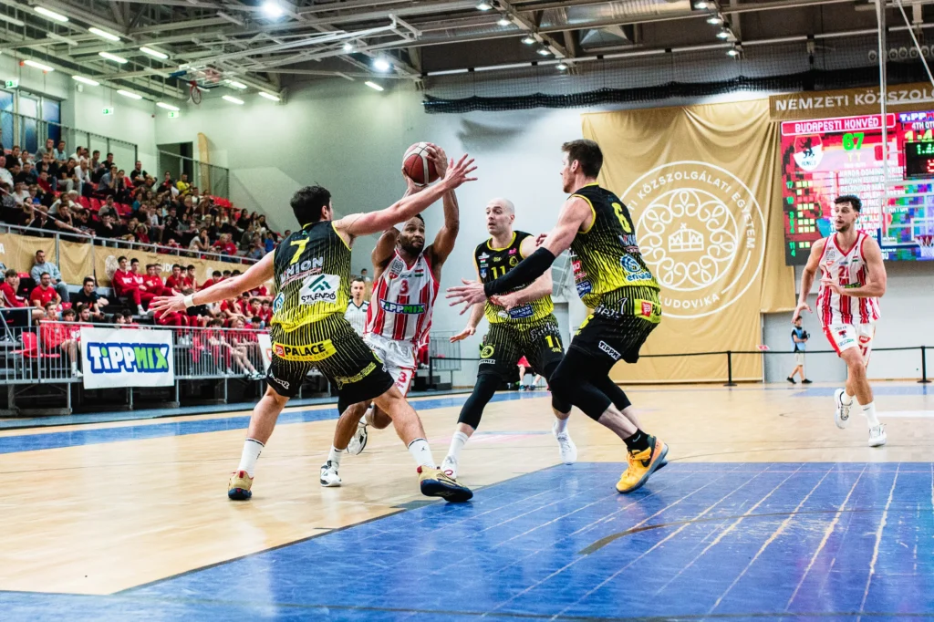 Kosárlabda_Honvéd-Falco.3