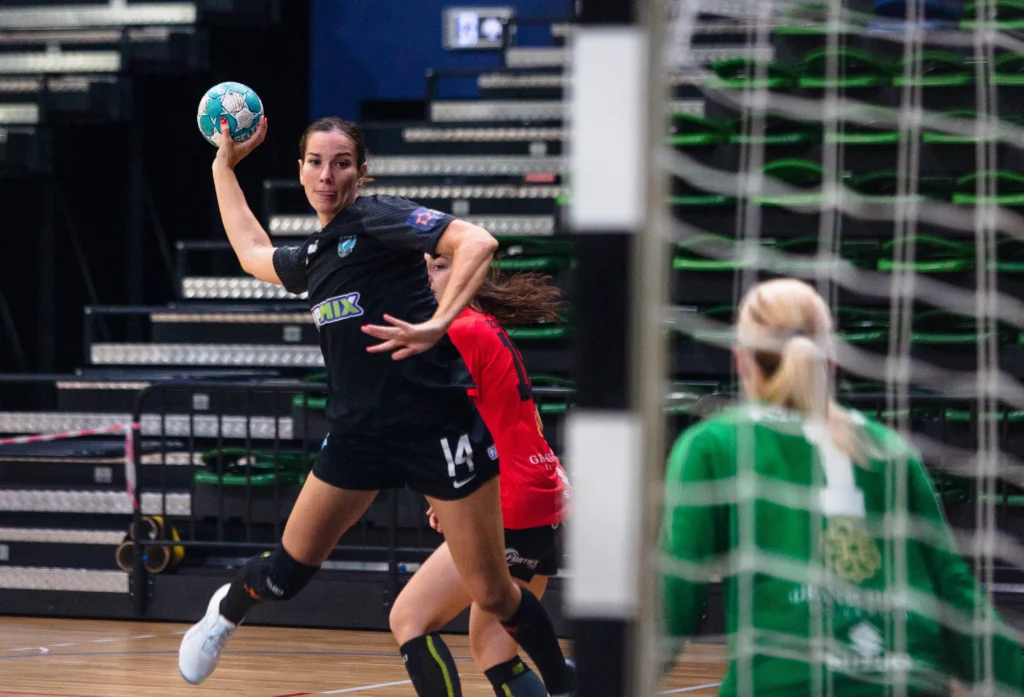 Női_kézilabda_MTK-Esztergom.1